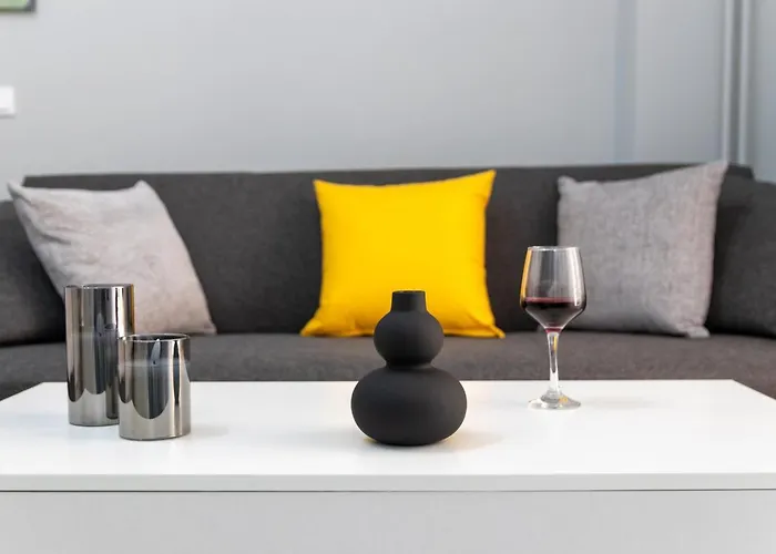 C3 Modern Spartan 아파트